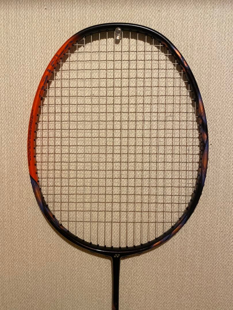 バドミントンYONEXラケットアストロクス77Pro