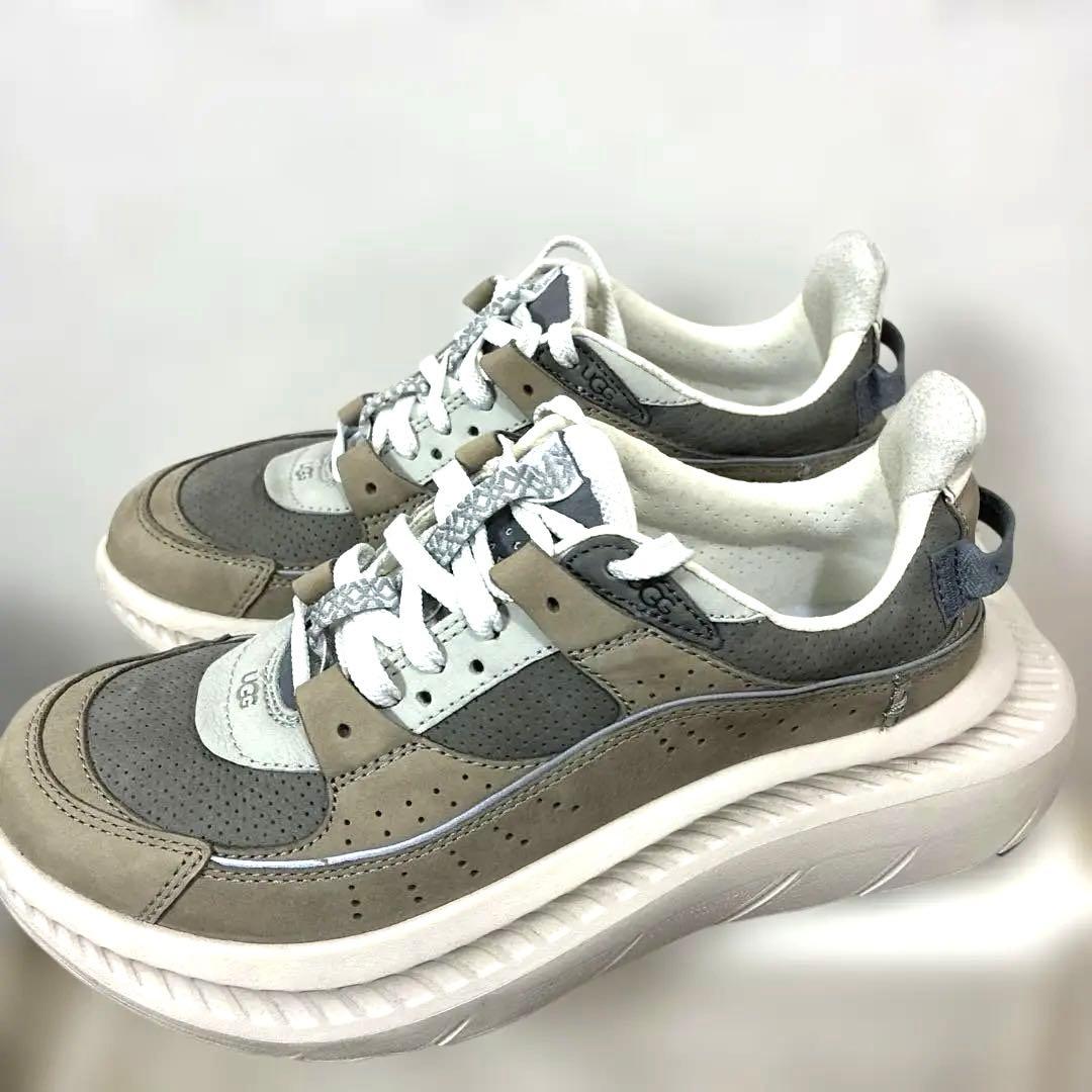 ASKIM 様　極美品⭐️UGG グレー /ベージュ 厚底スニーカー23.5cm