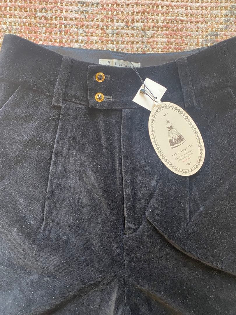 新品タグ付可愛い♡ルルロジェッタlere logetteベルベットハーフパンツS