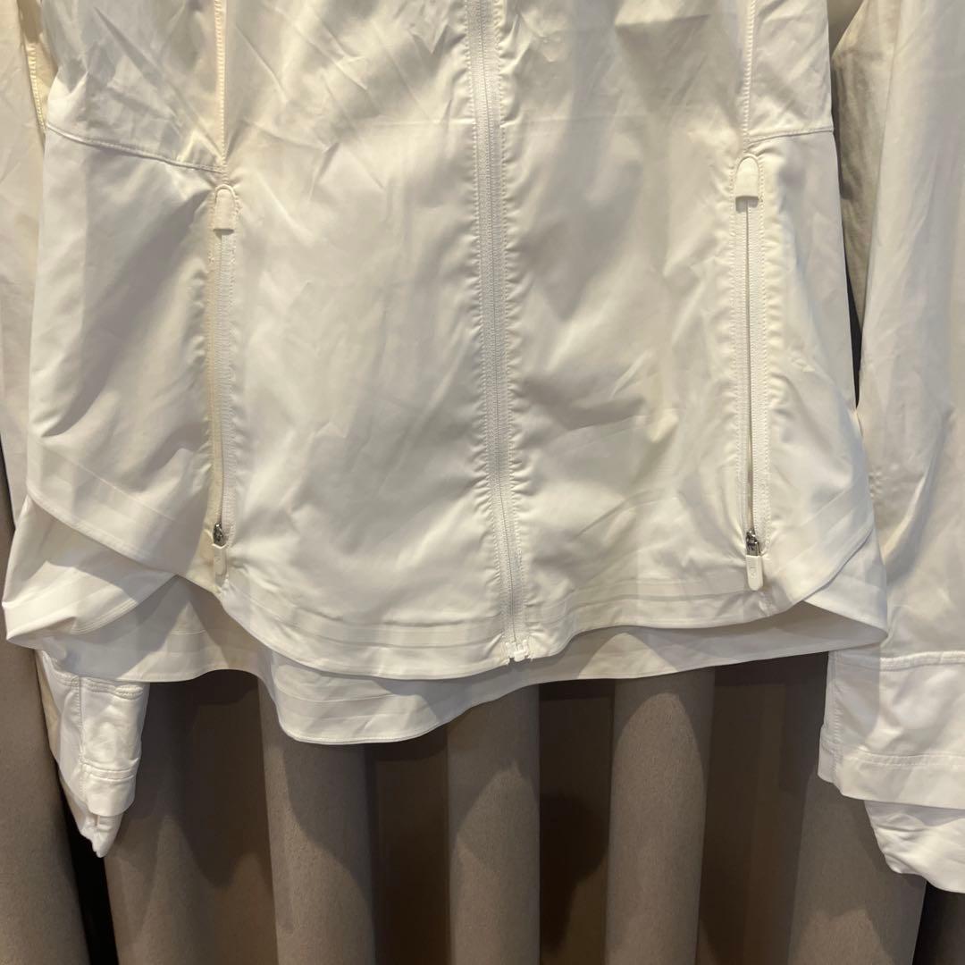 ルルレモン　レディース　パーカー　ジャケット