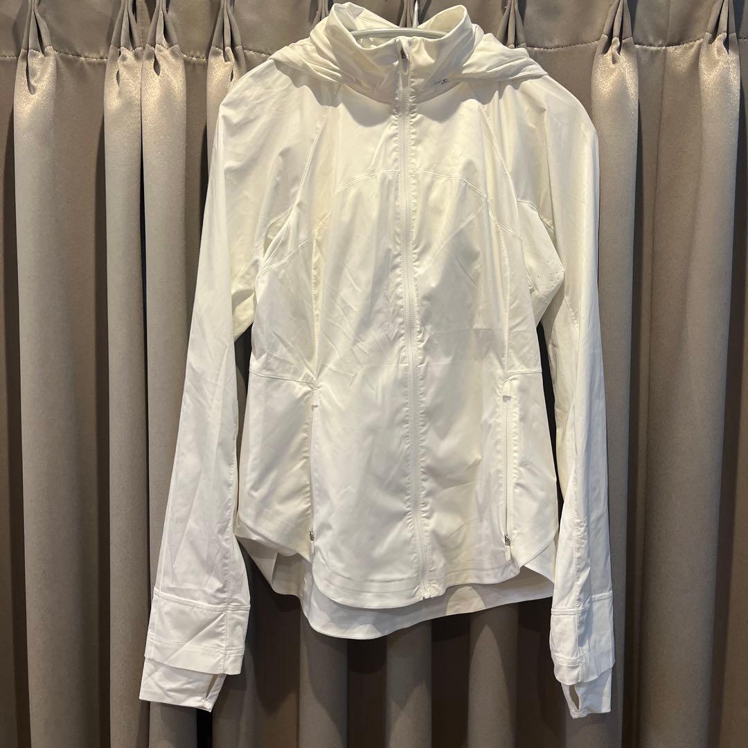 ルルレモン　レディース　パーカー　ジャケット