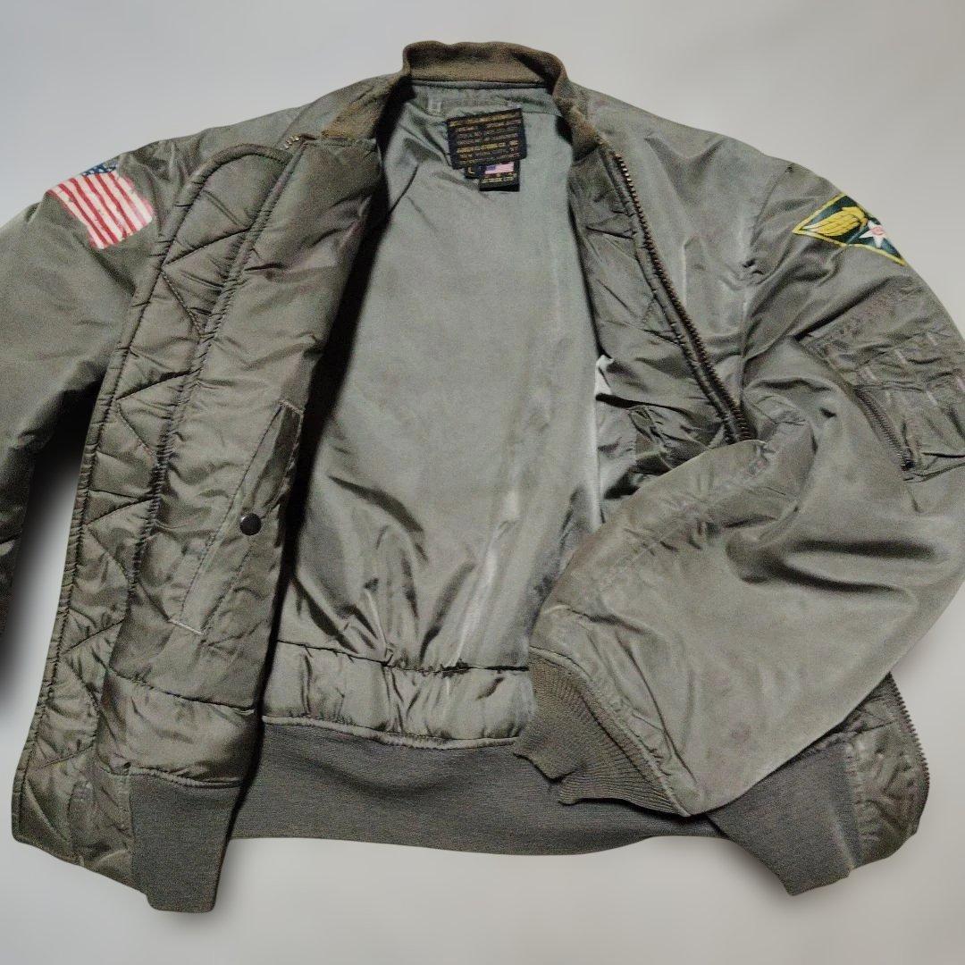 希少なレア物 ! 初期限定品AVIREX MA-1フライトジャケットアメリカ製L