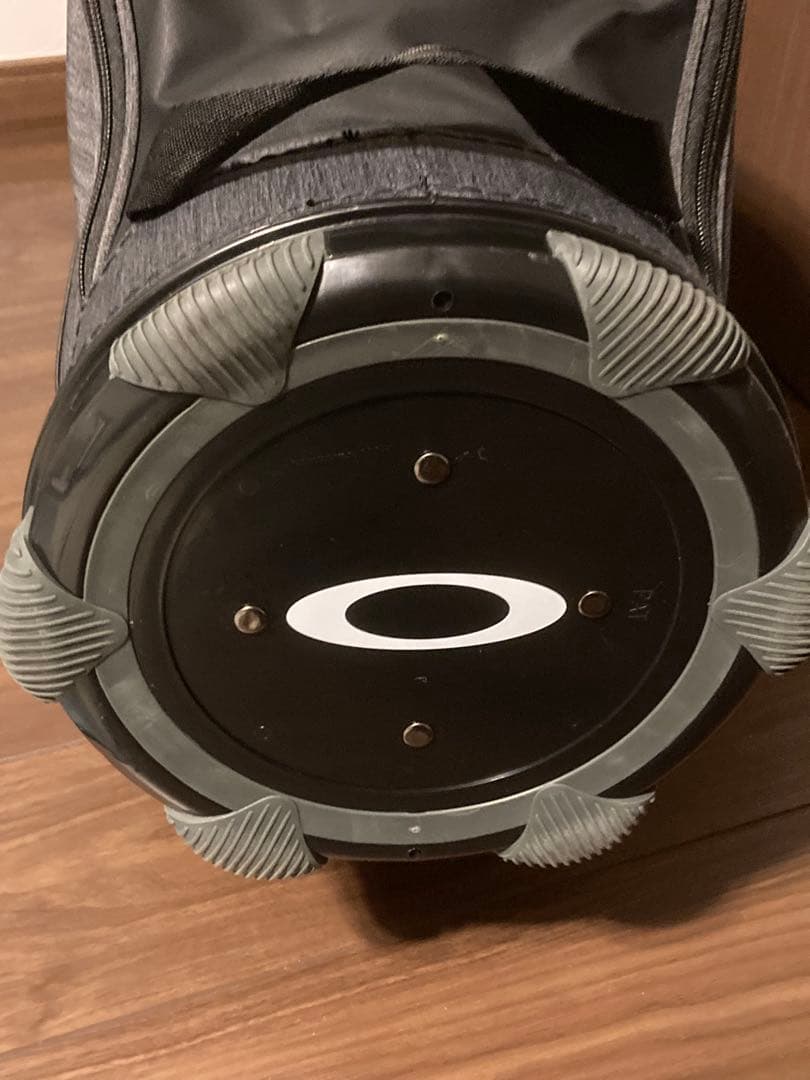 ほぼ未使用 オークリー キャディバッグ 人気のグレー 9.5