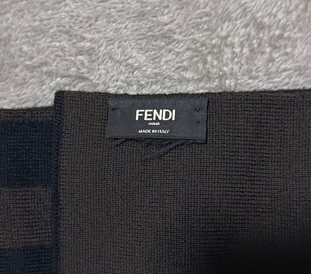 FENDIマフラー　メンズ　レディース