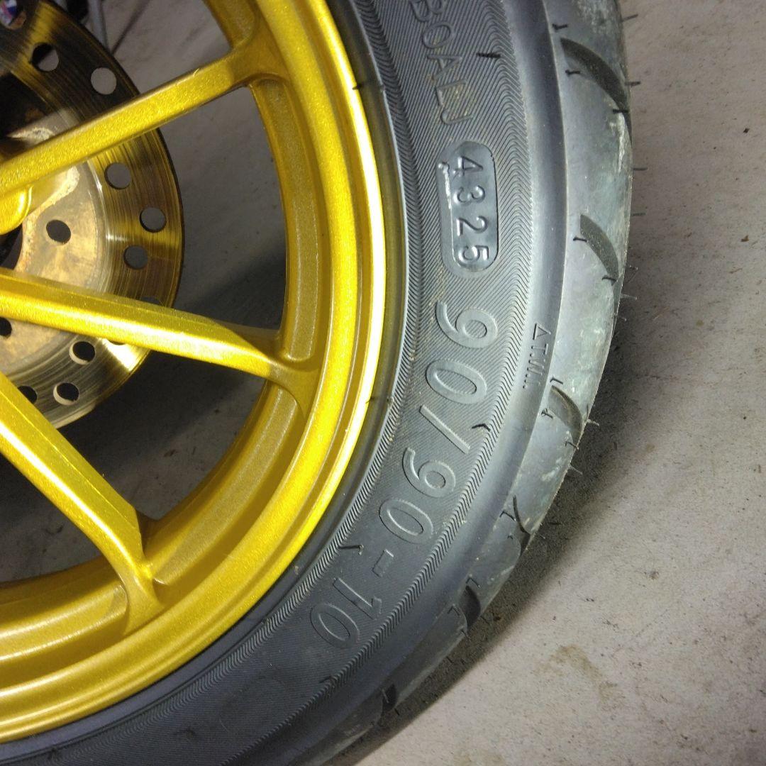 ①フロント　10インチホイール　タイヤ　ディスクホイール　ホンダライブディオZX