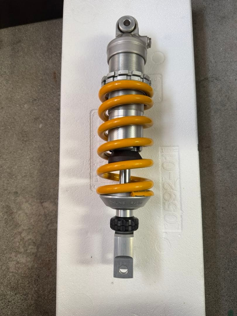 Öhlins ショックアブソーバー シルバー/イエロー スズキ　GSR600用