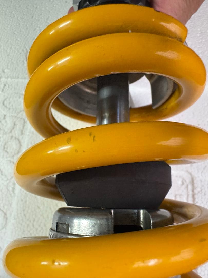 Öhlins ショックアブソーバー シルバー/イエロー スズキ　GSR600用