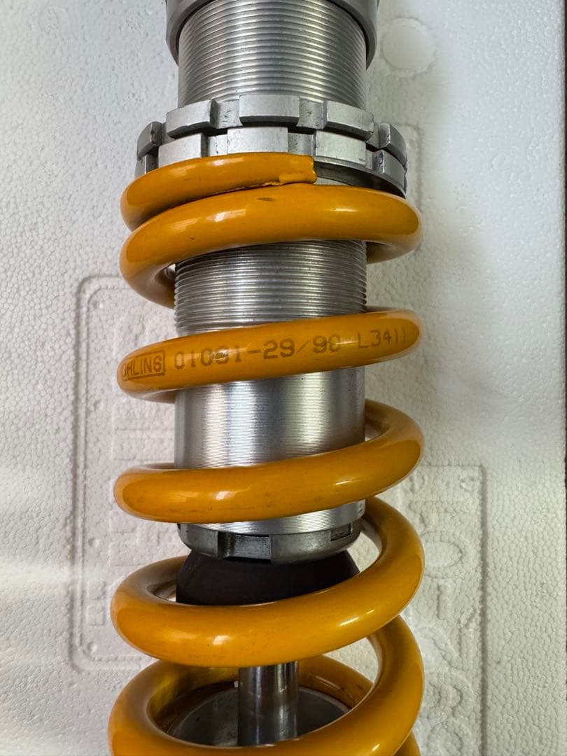 Öhlins ショックアブソーバー シルバー/イエロー スズキ　GSR600用