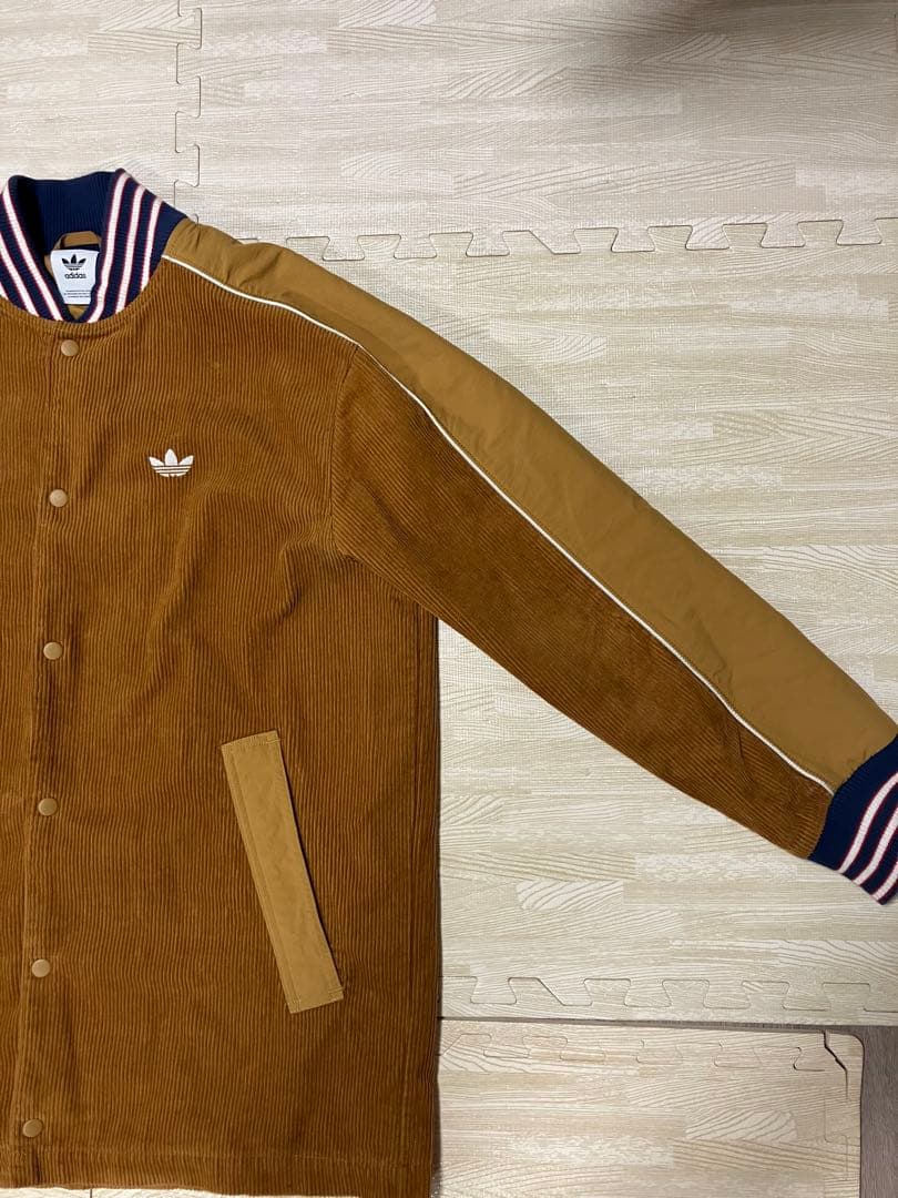 アディダスブルゾンコーデュロイ