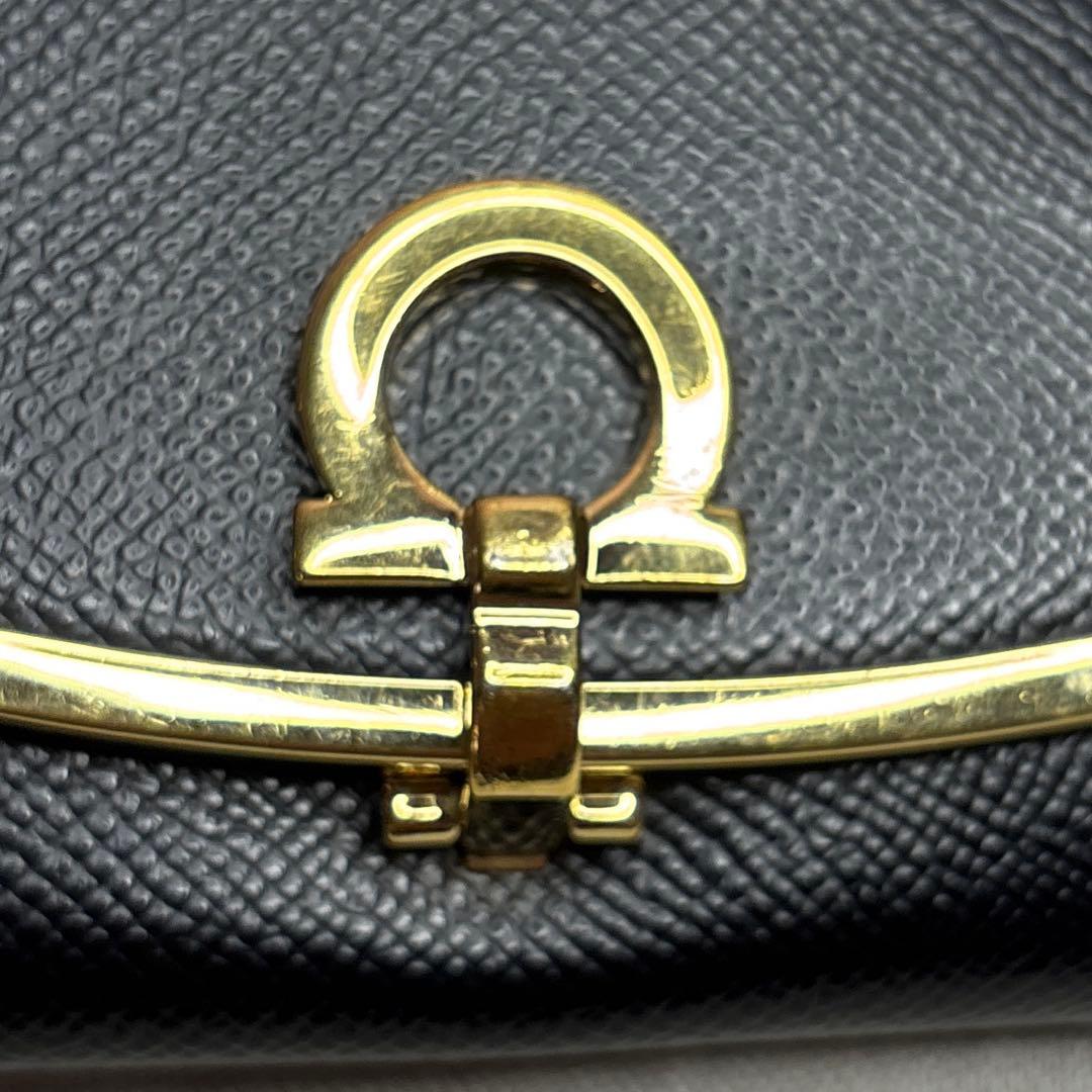 なかなか綺麗♡Salvatore Ferragamoフェラガモ キーケース