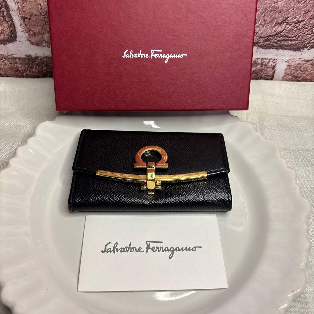 なかなか綺麗♡Salvatore Ferragamoフェラガモ キーケース
