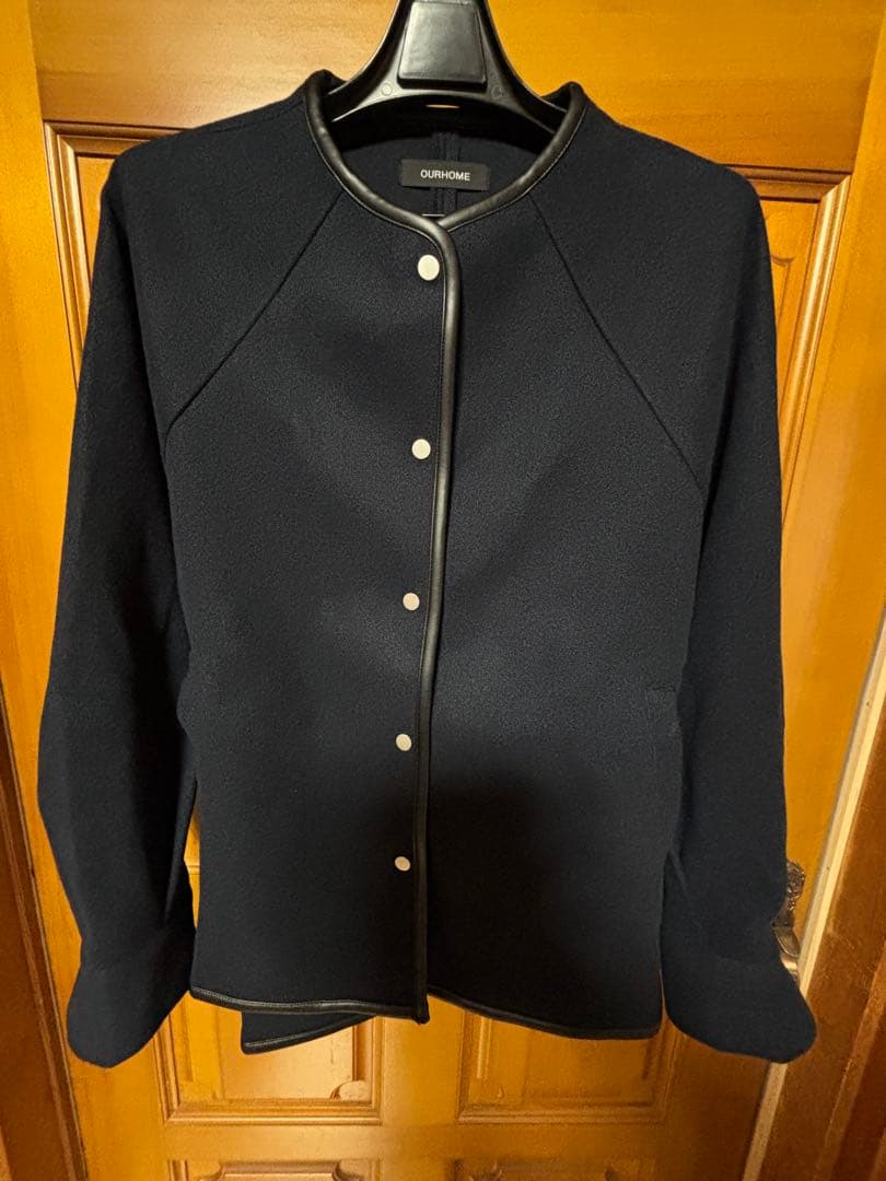 【新品未使用】our パイピング使いのノーカラージャケット ネイビー