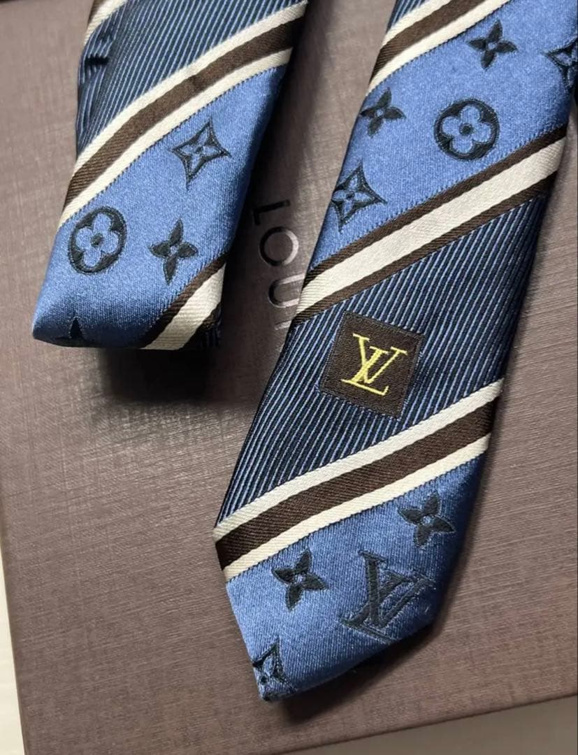 超美品 ルイヴィトン ストライプ モノグラム ジャガード 青 ネクタイ 肉厚