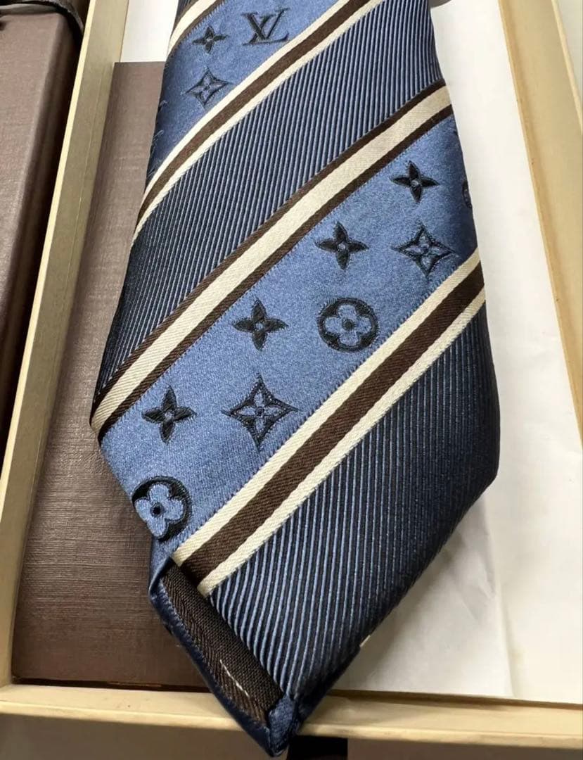 超美品 ルイヴィトン ストライプ モノグラム ジャガード 青 ネクタイ 肉厚