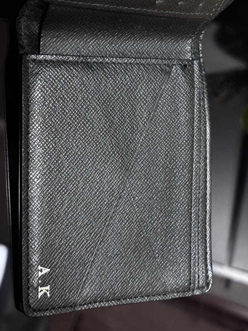 ルイヴィトン　ブラック 二つ折り財布