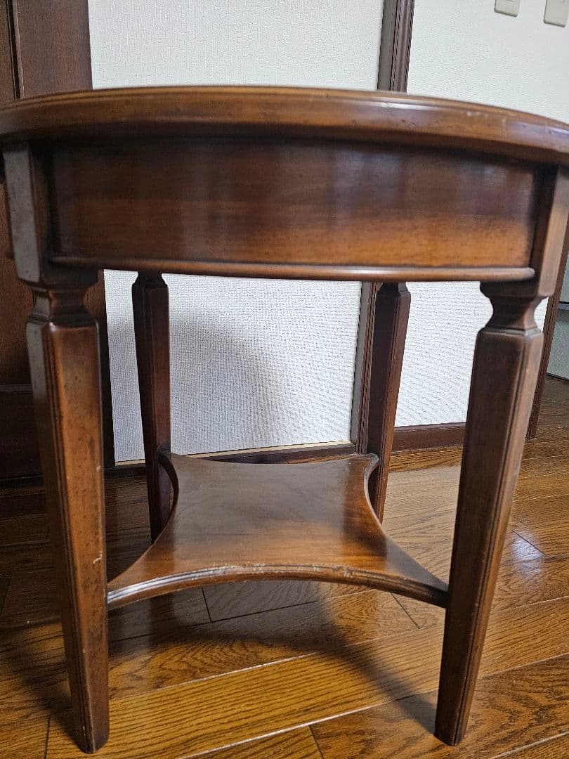 木製アンティーク丸型テーブル