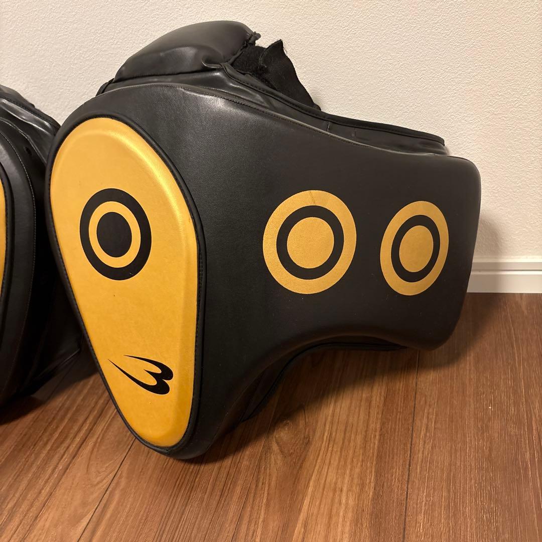 【極美品】BODYMAKER ローキックガード ブラック×ゴールド