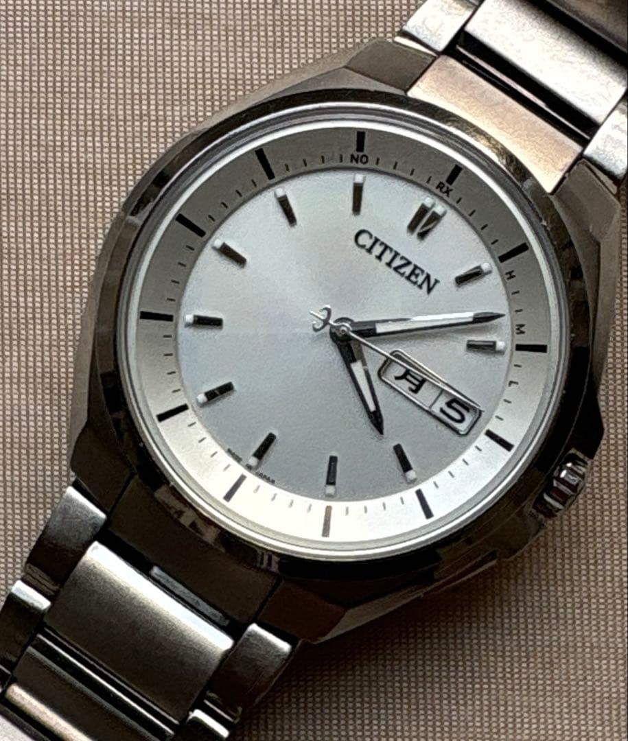 citizen H100-T018856 チタンソーラー　稼働良品 デイデイト