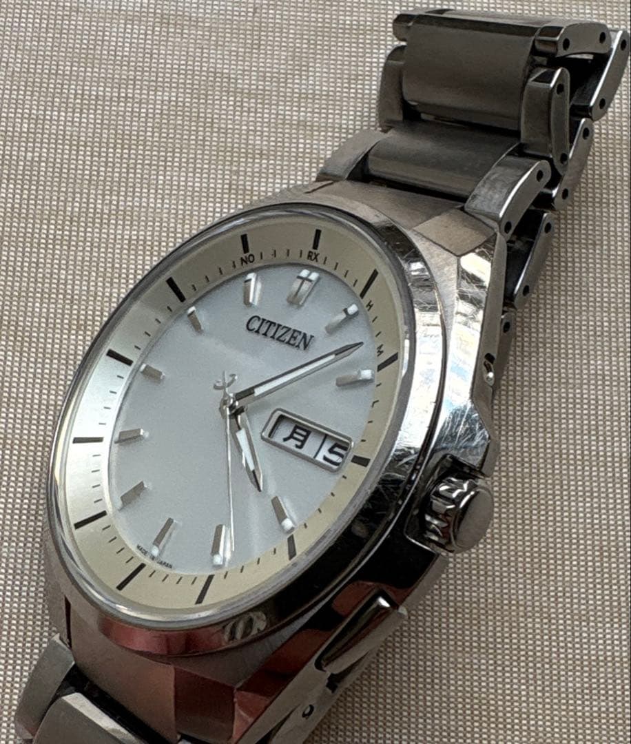 citizen H100-T018856 チタンソーラー　稼働良品 デイデイト