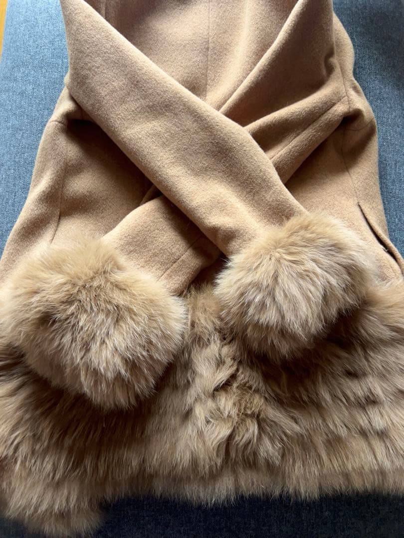 美品クイーンズコート　フォックスファー付き 　ノーカラーコート
