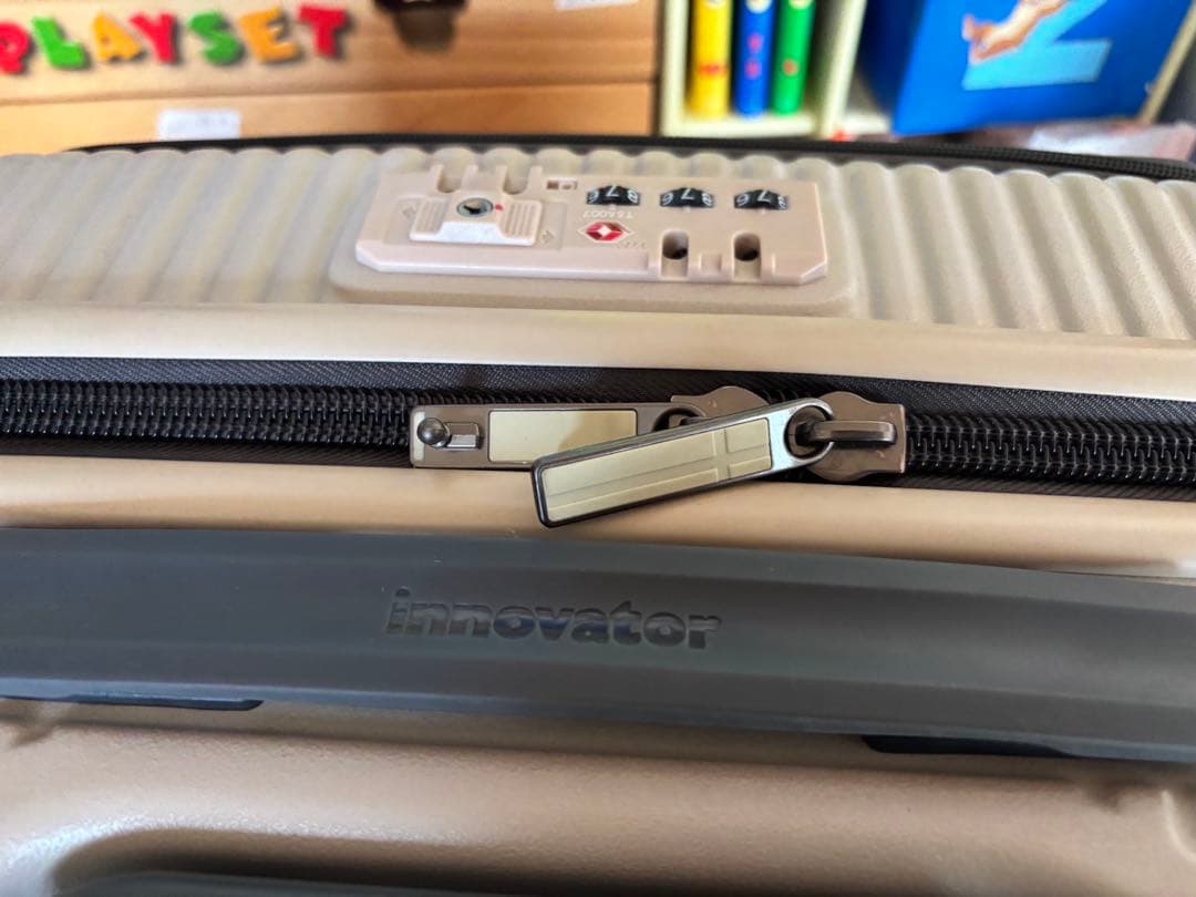 イノベーター 横型スーツケース 多機能モデル INV20