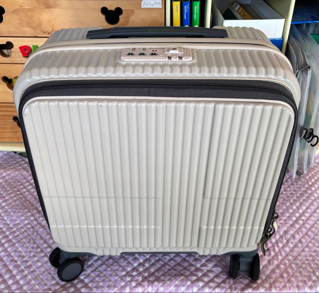 イノベーター 横型スーツケース 多機能モデル INV20