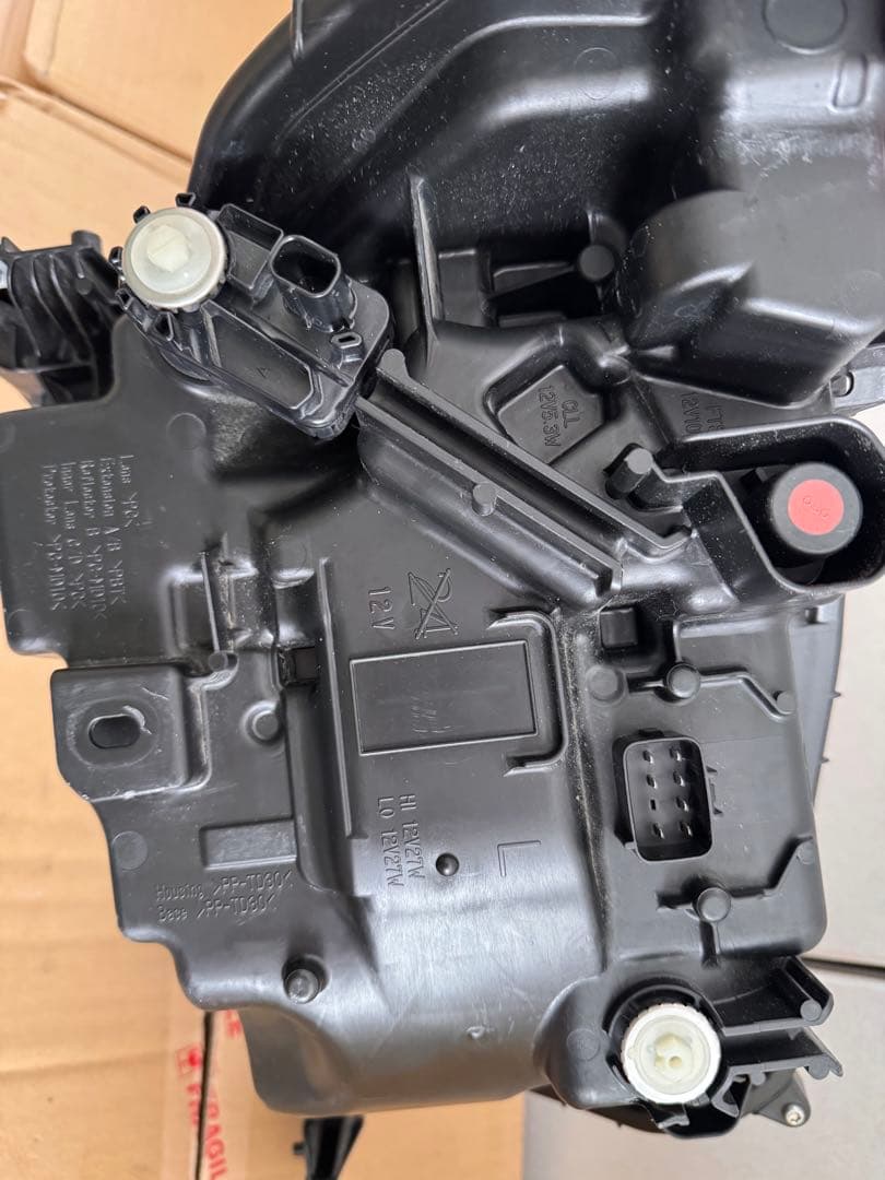 美品、破損無し　タント　LA660S後期　左右ヘッドライトASSY