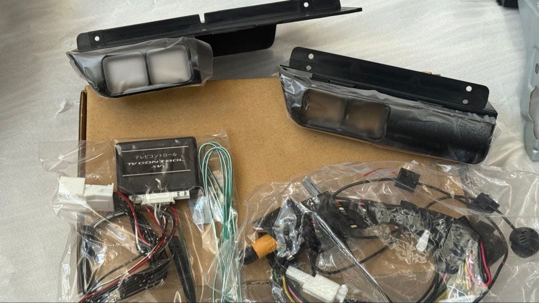 美品 C27 セレナ 純正ナビ MM316D-W テレビコントロール、パネル付き