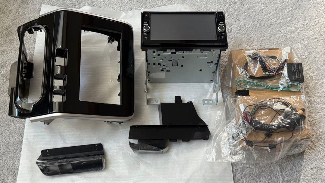 美品 C27 セレナ 純正ナビ MM316D-W テレビコントロール、パネル付き