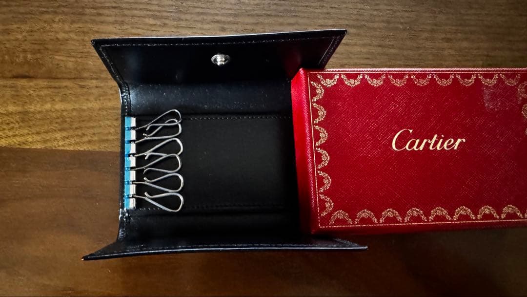 カルティエ　ブラック6連キーケース