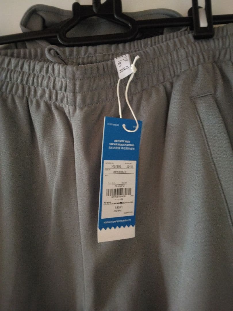 新品未使用　アディダス　メンズ　ジャージ　上下　Mサイズ　アディダスオリジナルス