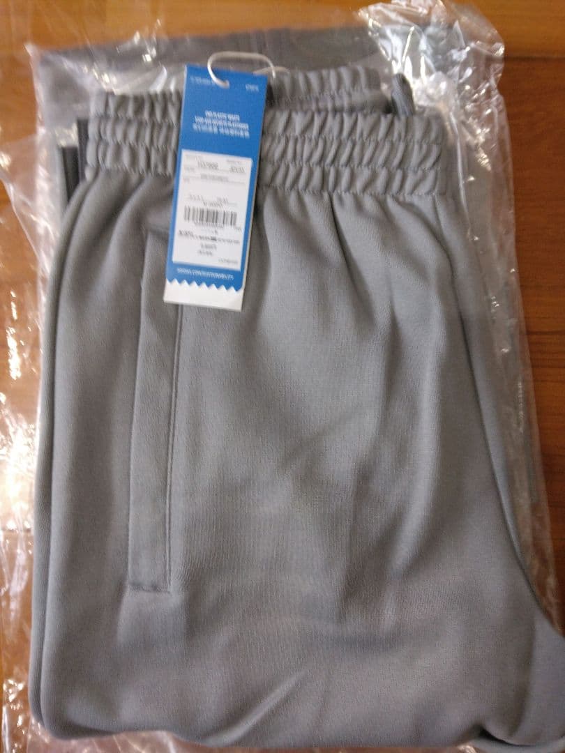 新品未使用　アディダス　メンズ　ジャージ　上下　Mサイズ　アディダスオリジナルス