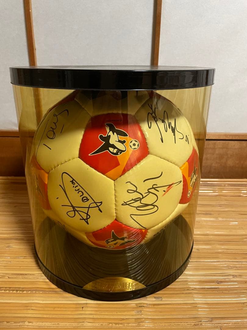 グランパス直筆選手サインボール 1993-95年くらい　ケース付き