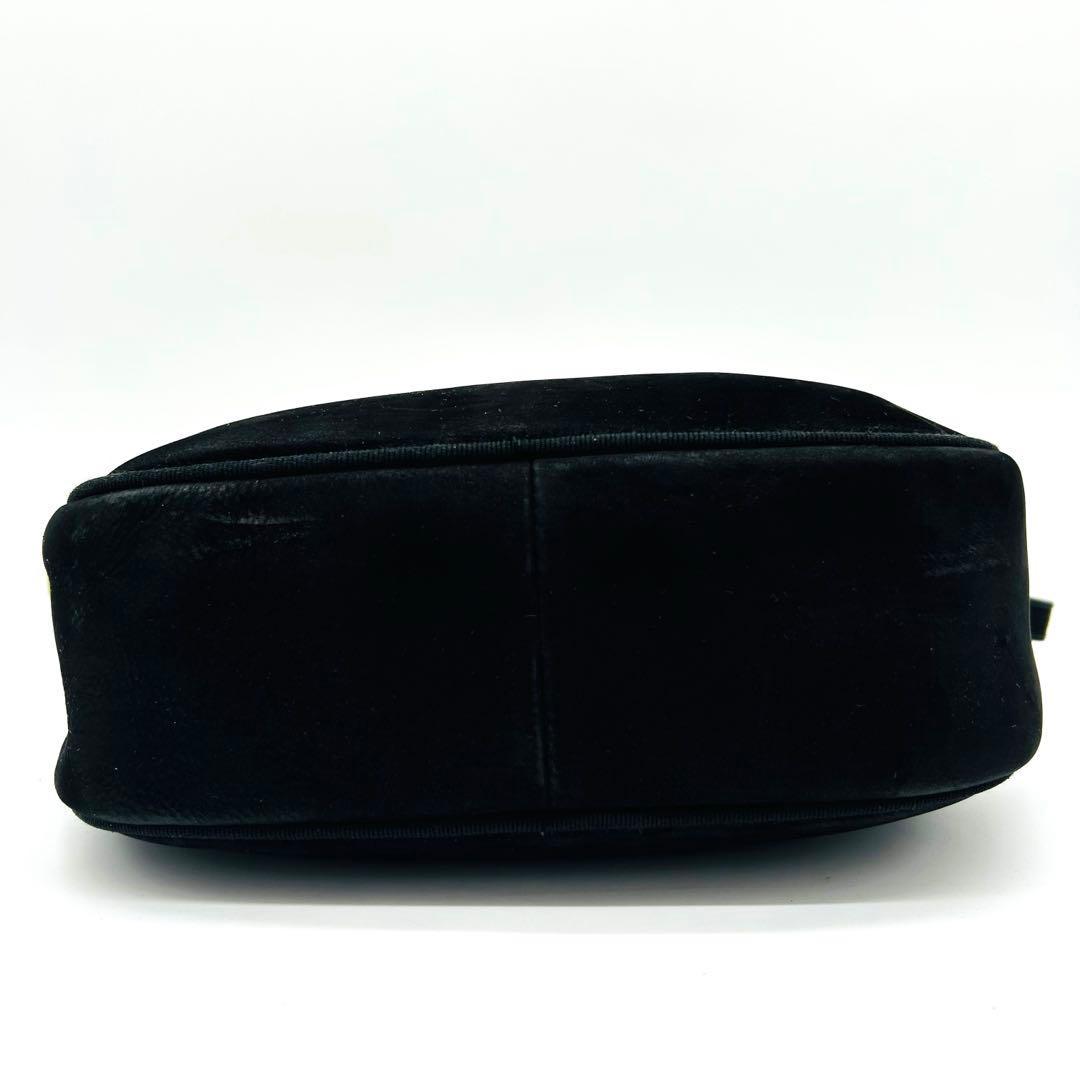 【美品】サルヴァトーレフェラガモ ヴァラリボン ショルダーバッグ スエード 黒