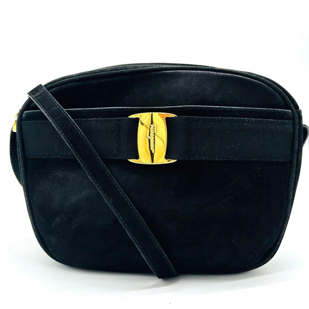 【美品】サルヴァトーレフェラガモ ヴァラリボン ショルダーバッグ スエード 黒