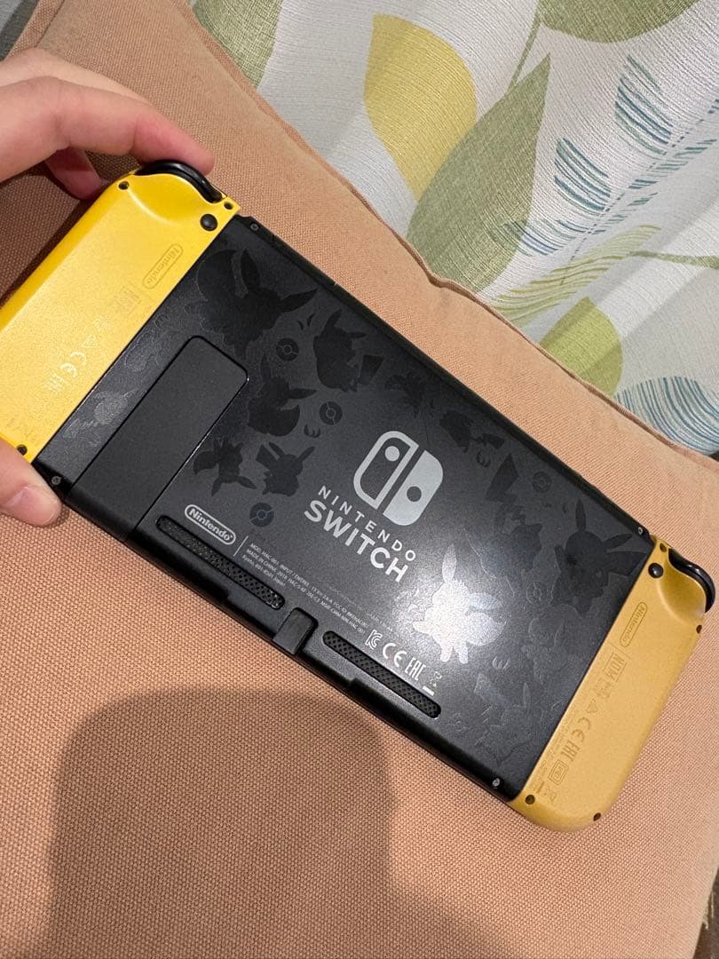 Nintendo Switch ピカブイデザイン ※ソフトなし