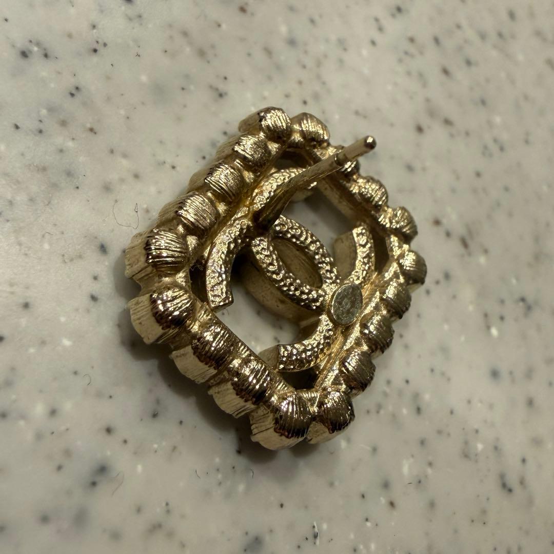 CHANEL ダブルCロゴ ピアス
