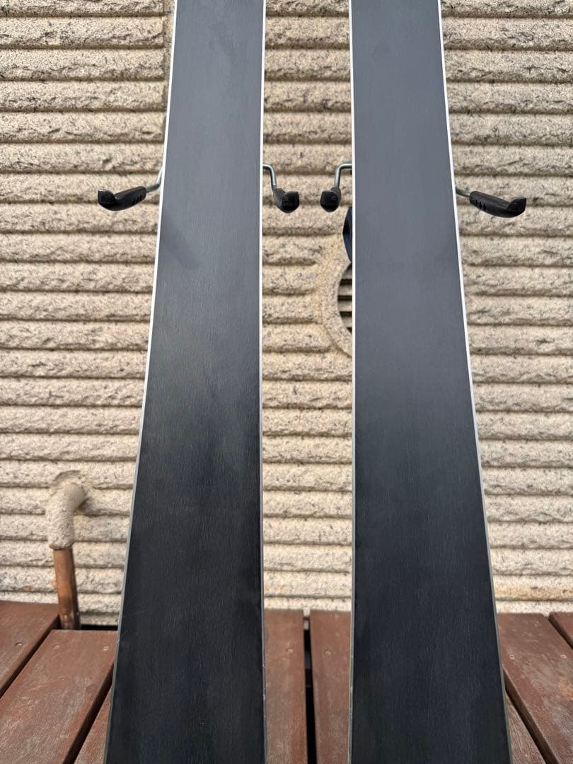 【中級】HEAD V-SHAPE E-V8 2023スキー板 156㎝