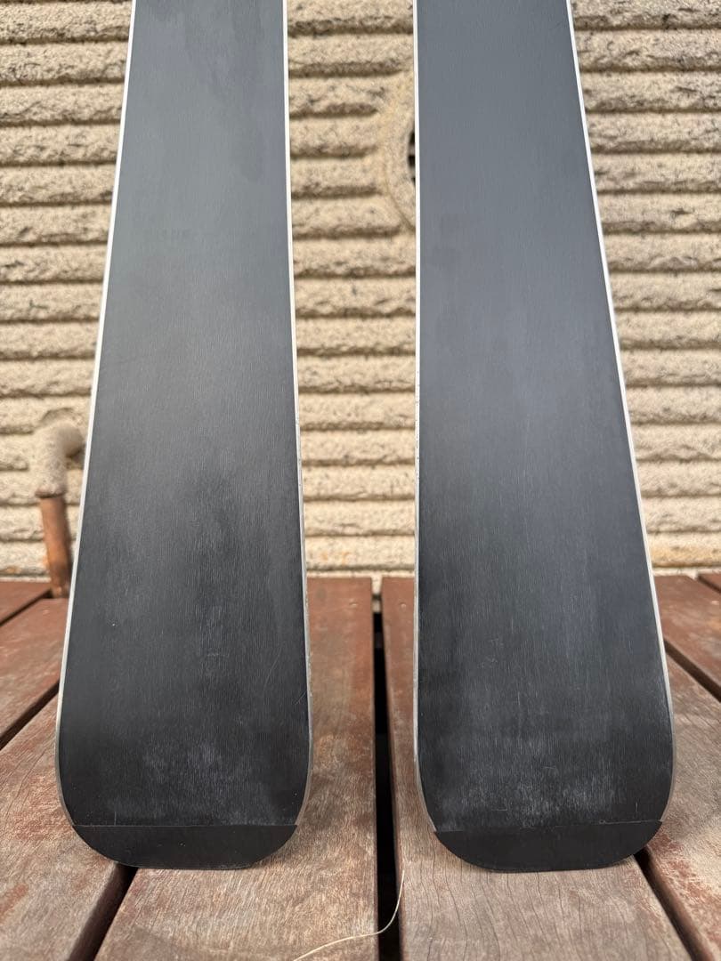 【中級】HEAD V-SHAPE E-V8 2023スキー板 156㎝