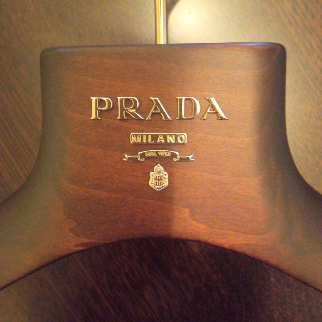 PRADA 　ハンガー