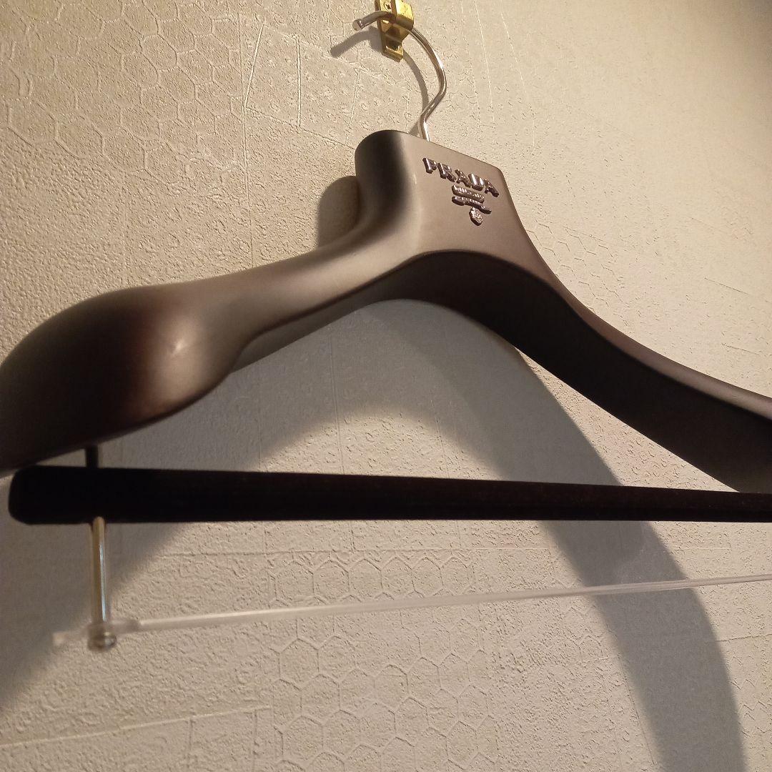 PRADA 　ハンガー