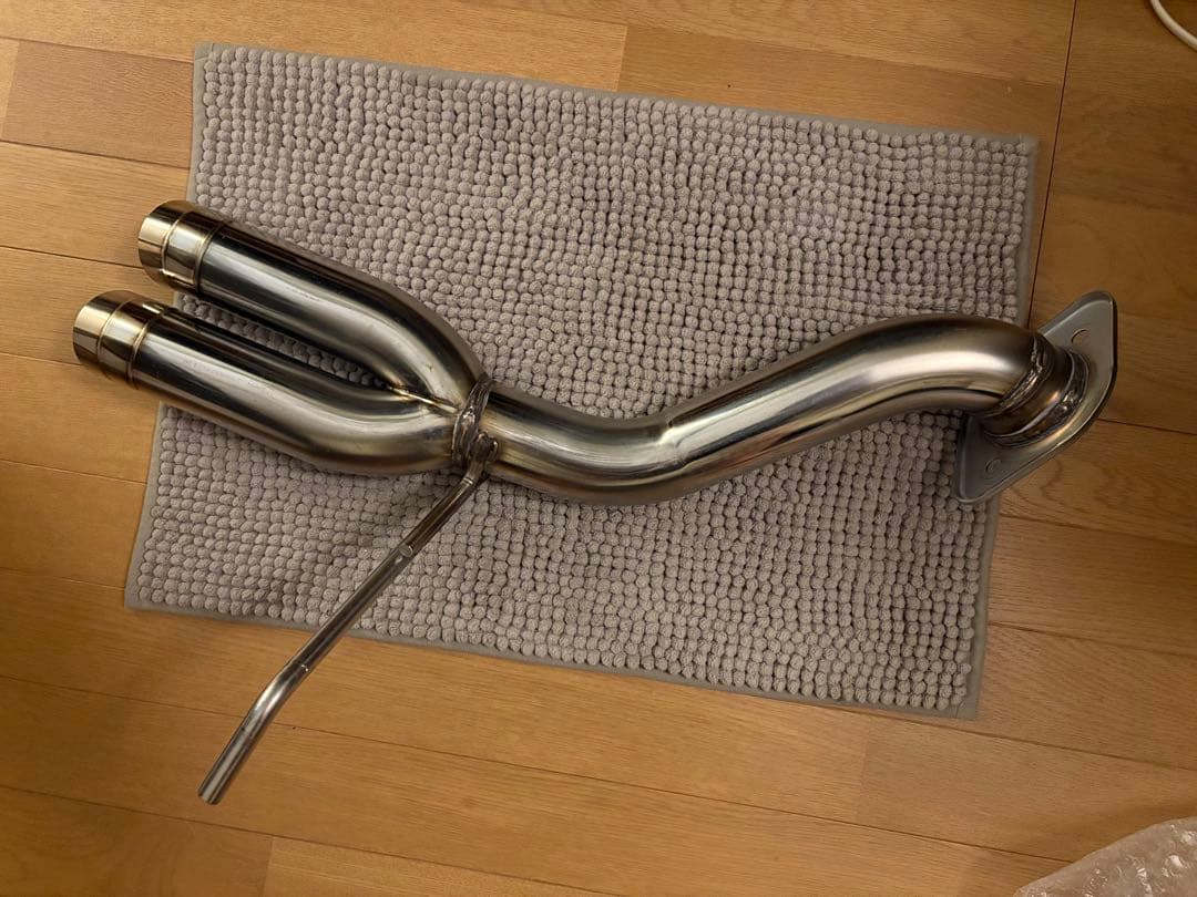 おでこ　ndロードスター QuickRace製 マフラー