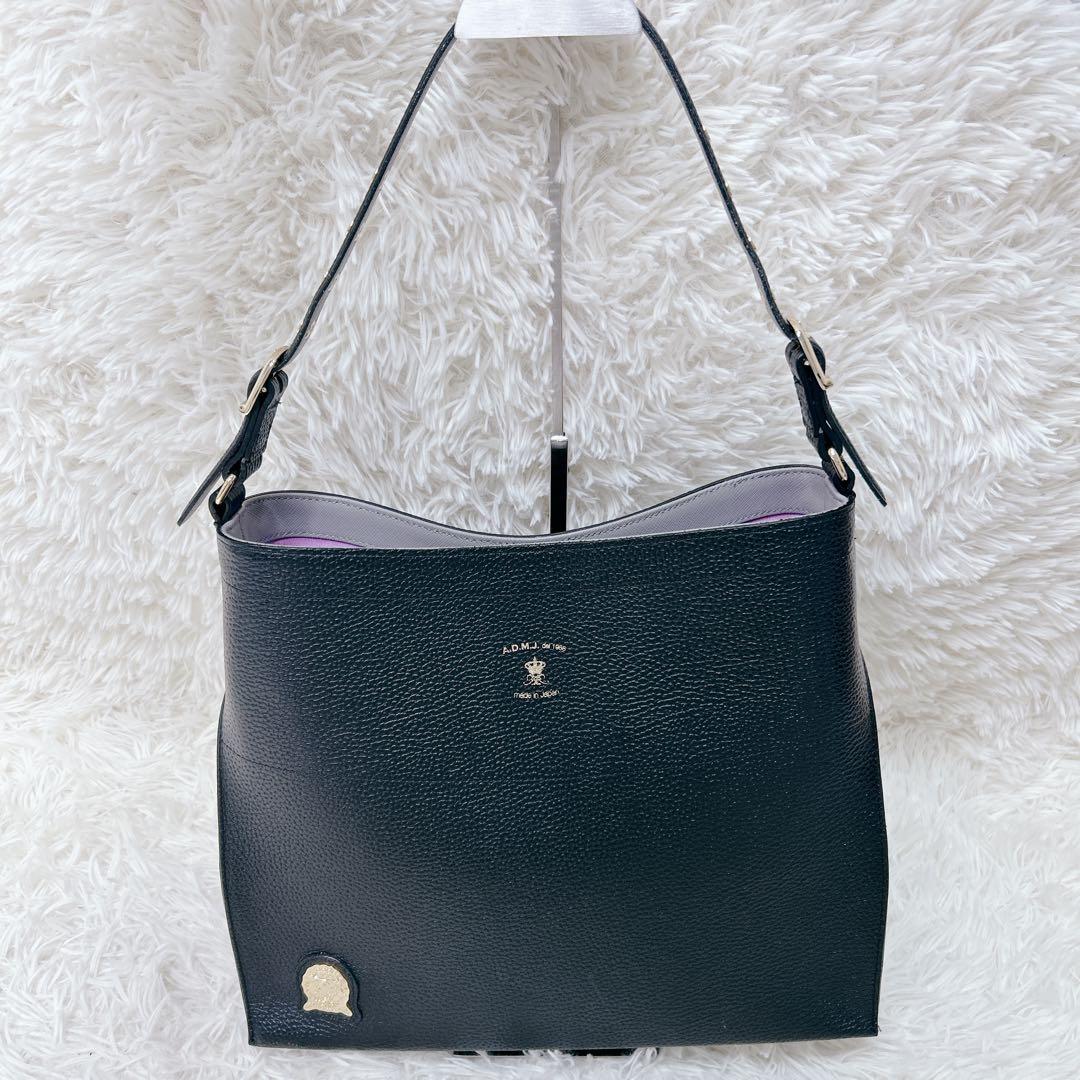 A.D.M.J 高級　本革 ワンショルダー 黒 シボ革 A4 ポーチ付　GC付き