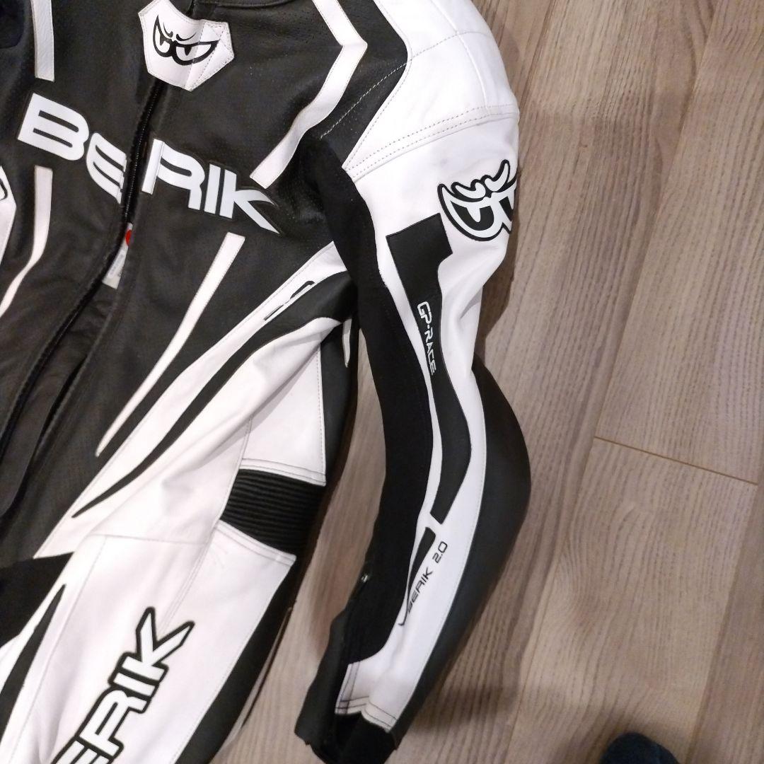 BERIK 2.0 革ツナギ　レーシングスーツ ブラック/ホワイト