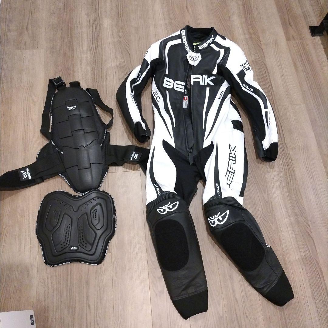 BERIK 2.0 革ツナギ　レーシングスーツ ブラック/ホワイト