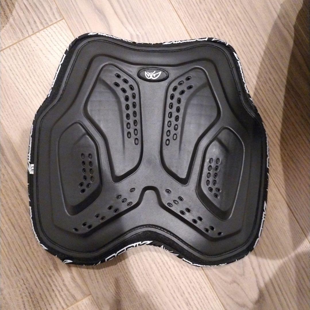 BERIK 2.0 革ツナギ　レーシングスーツ ブラック/ホワイト