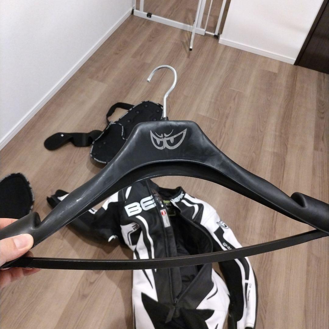 BERIK 2.0 革ツナギ　レーシングスーツ ブラック/ホワイト