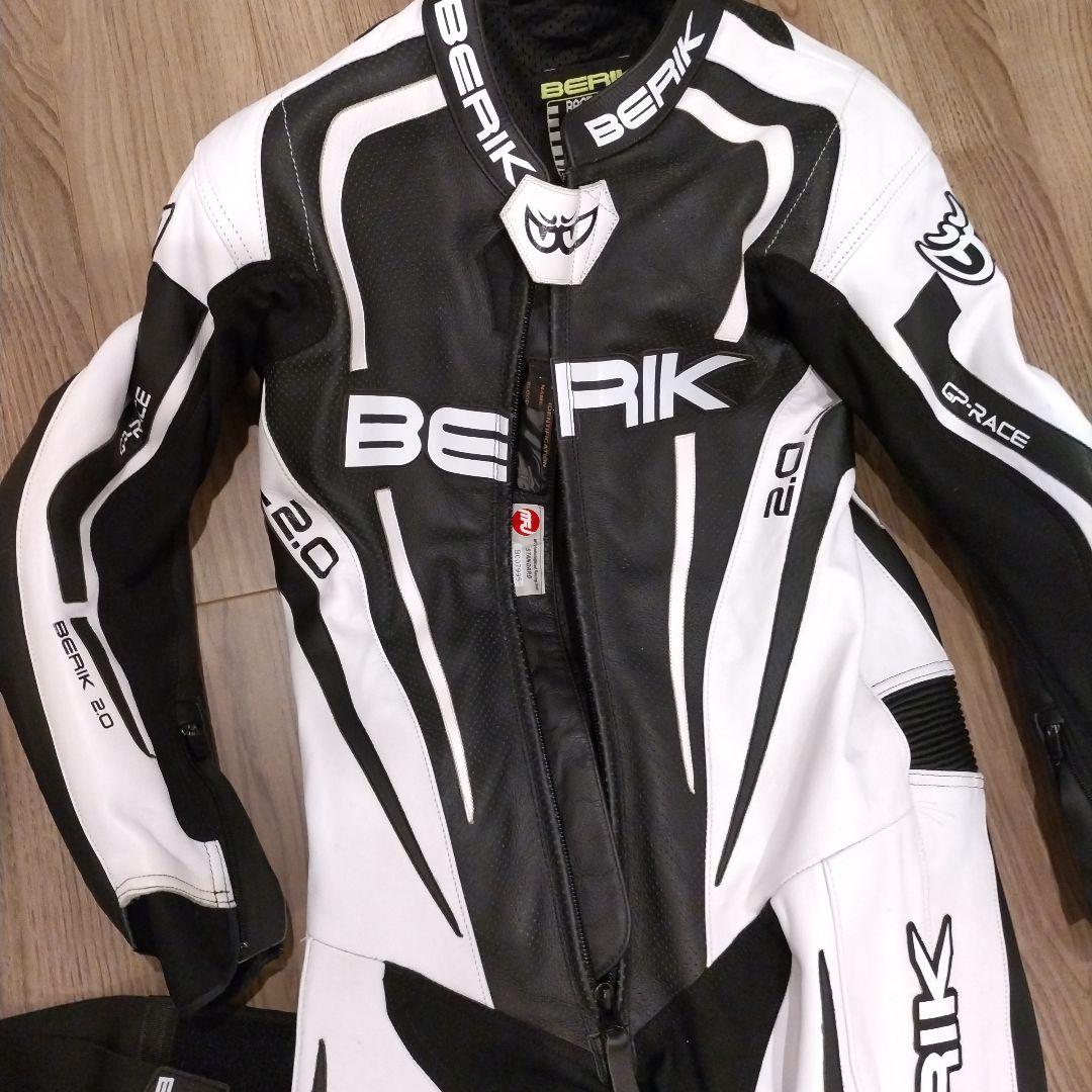 BERIK 2.0 革ツナギ　レーシングスーツ ブラック/ホワイト