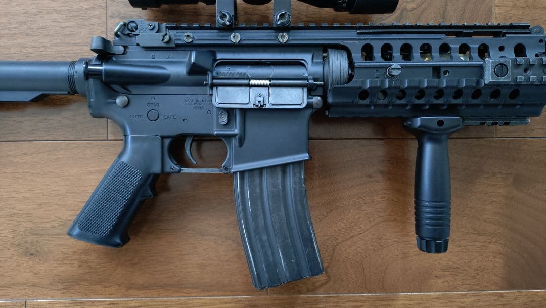 東京マルイ M4 S-SYSTEM 電動ガン スコープ付き