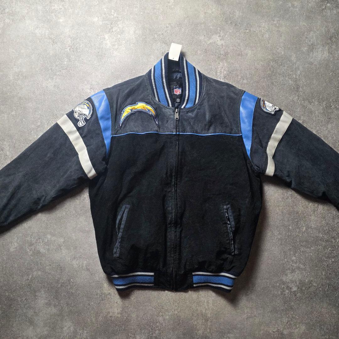 入手困難NFLロサンゼルスチャージャーズスウェードレザージャケットスタジャン短丈